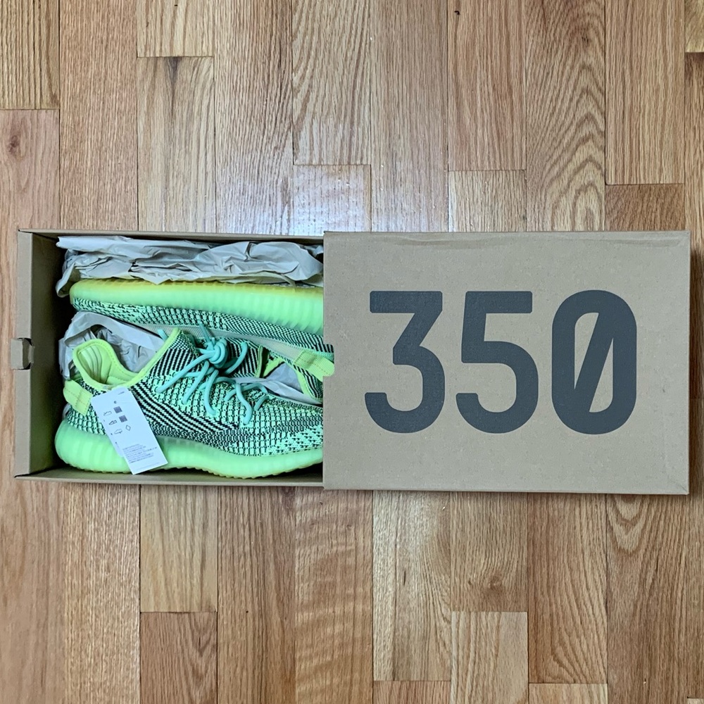Price is Firm 🔸 Yeezy Boost 350 V2 by Adidas - Picture 4 of 13